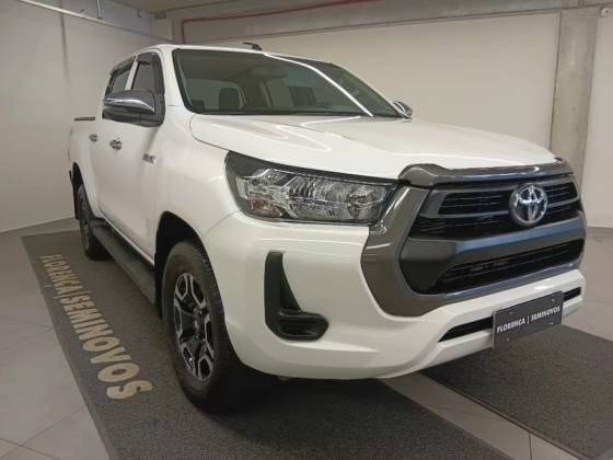TOYOTA HILUX 2.8 D-4D TURBO DIESEL CD POWER PACK 4X4 MANUAL TOYOTA HILUX 2.8 D-4D TURBO DIESEL CD POWER PACK 4X4 MANUAL